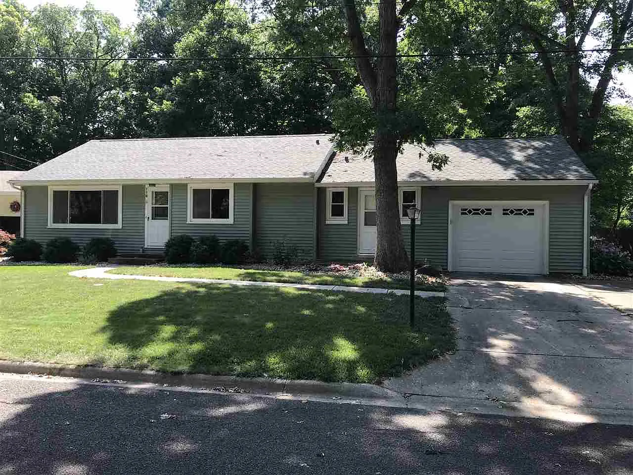 110 Circle Dr photo 1