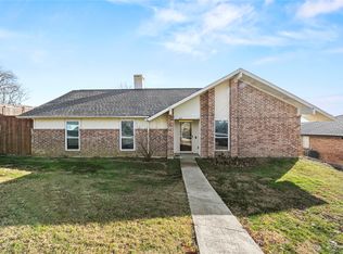 1614 Chesterfield Dr, Carrollton, TX 75007