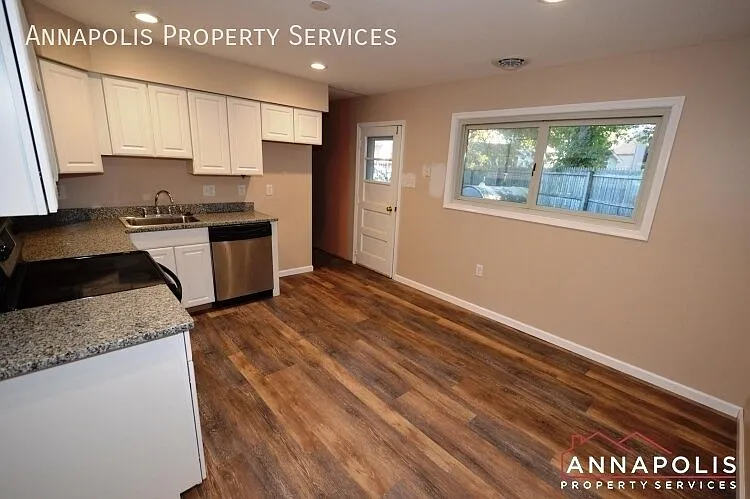 3379 arundel on the bay road — Photo 3