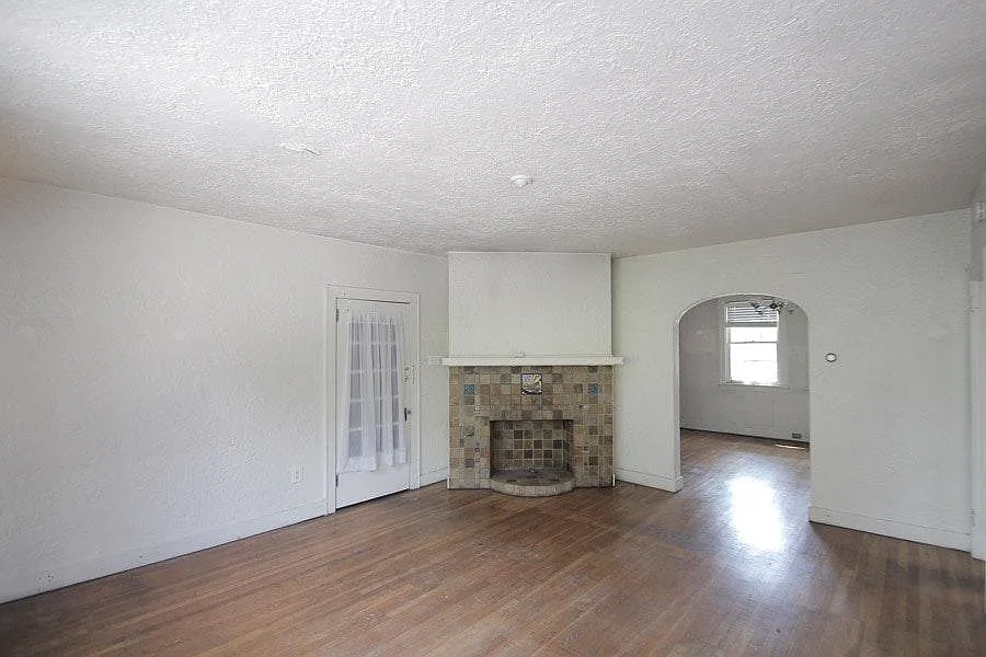 2 bed, 1087 sqft, $1,315 — Photo 4