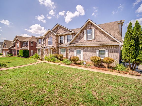 2nd image of 302 Daytona Dr