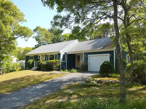 10 Bramblebush Drive, Cotuit, MA 02635