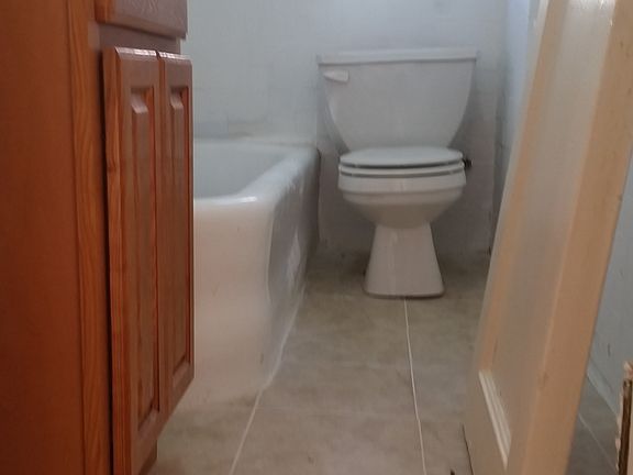 5th image of 2420 Bronx Park E APT 2K