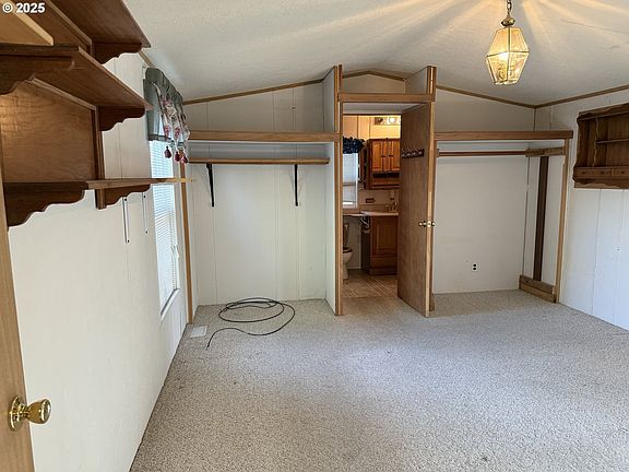 5th image of 107 Balder Ln