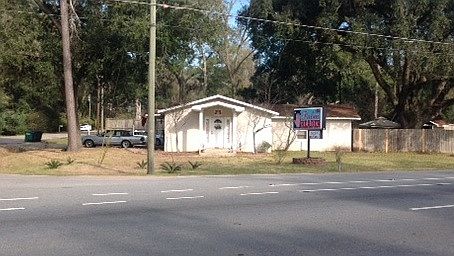 3rd image of 3845 N Monroe St