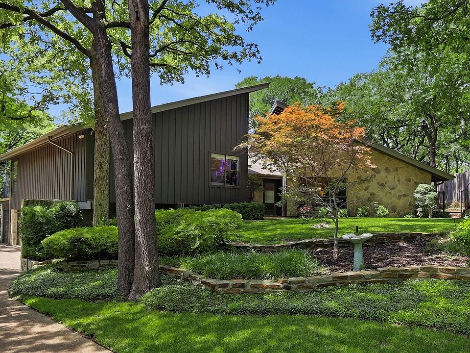 1st image of 5 Country Place Cir