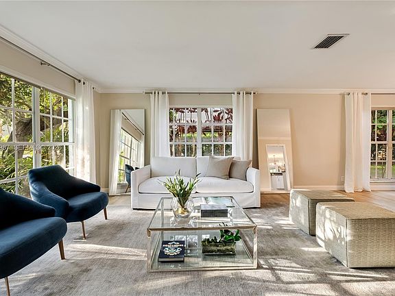 4th image of 16085 SW 84th Pl