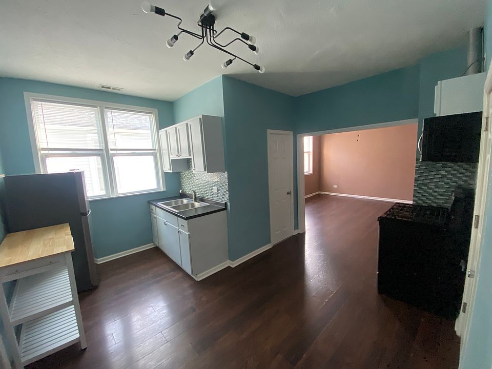 1st image of 4848 S Honore St #R2