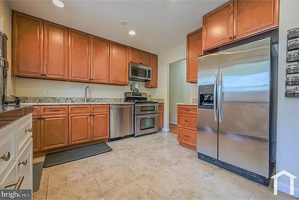 2893 Chalet Ct — Photo 3