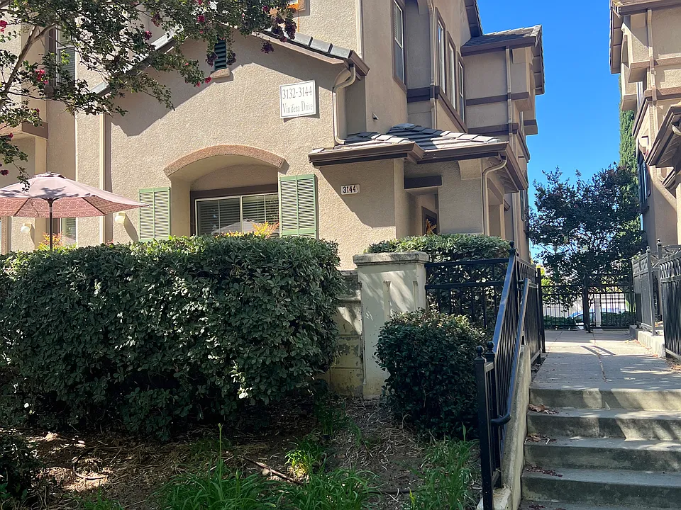 3144 Vinifera Dr