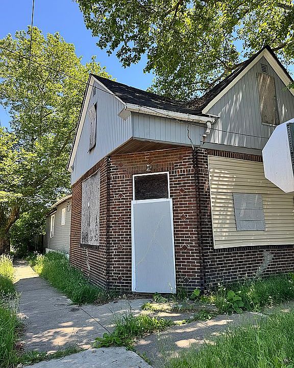 1st image of 3599 E 57th St