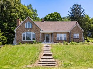 1426 N Main St, East Peoria, IL 61611