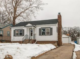 2421 Prospect Rd, Des Moines, IA 50310