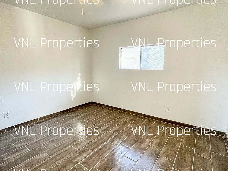 640 N Almendra St #1/2 — Photo 9