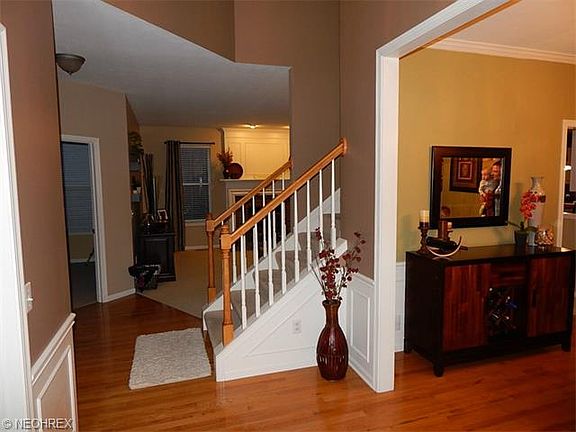 4th image of 393 Wilmington Dr