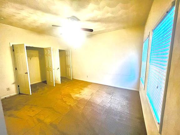 4th image of 1008 Christiana Cir