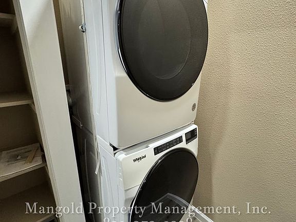 4th image of 1317 Manzano Way #A