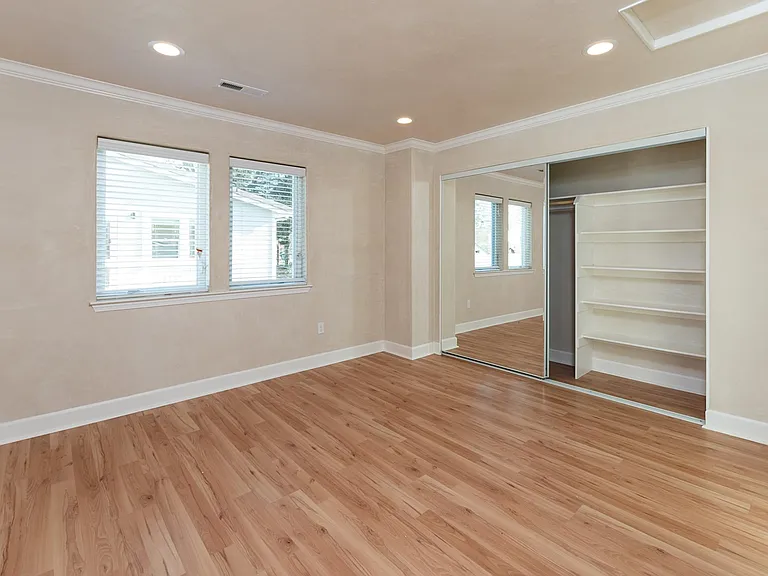 4757 Augustine St — Photo 9
