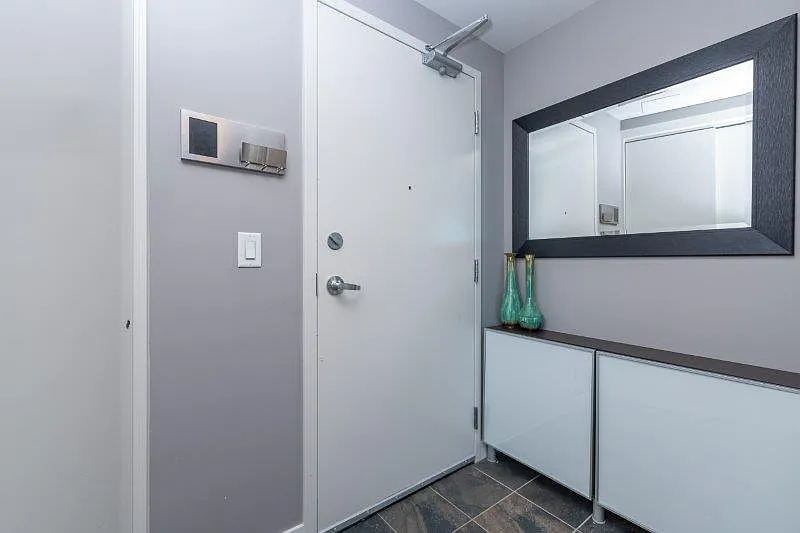 2 bed, 900 sqft, $2,800 — Photo 3