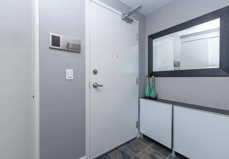 215 13th Ave SW #1305 — Photo 3