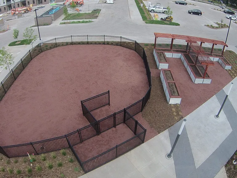 Jackson Crossing — Photo 11