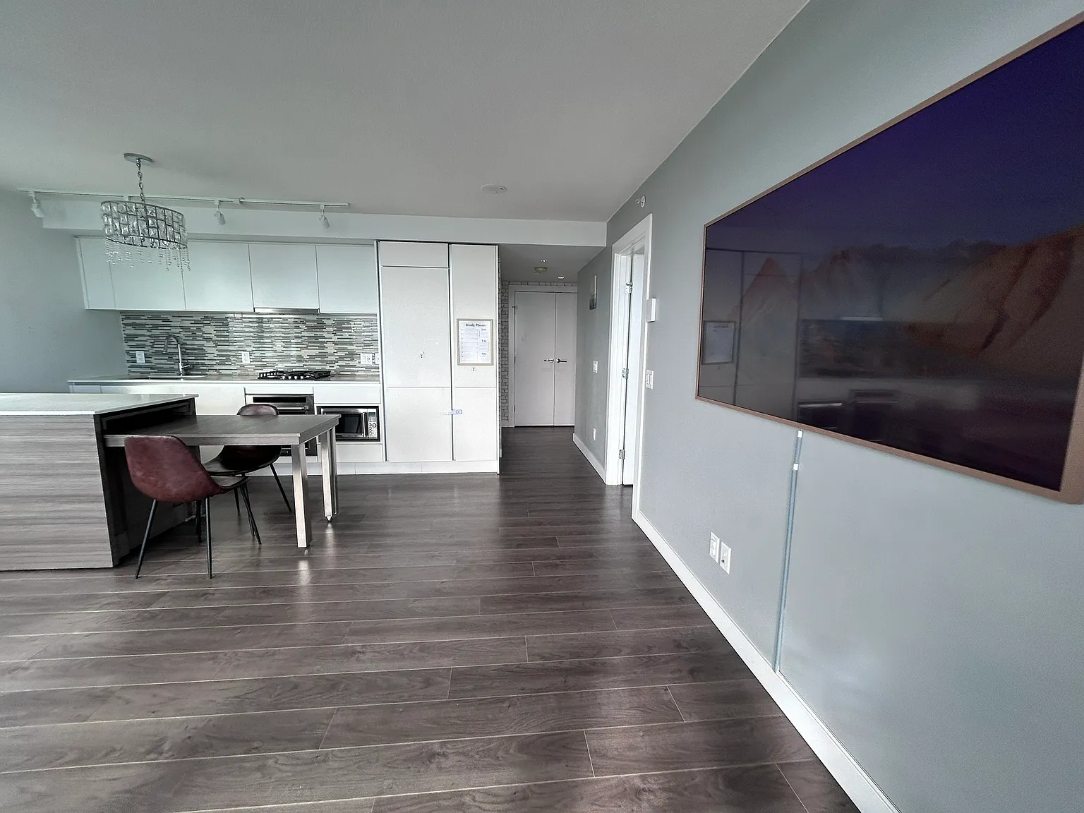 Quayside Dr, New Westminster — Photo 3