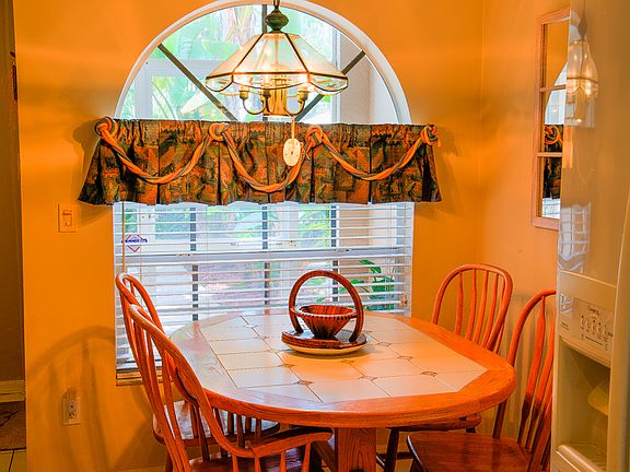 5th image of 8071 San Vista Cir