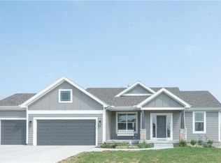 19705 W 197th St, Spring Hill, KS 66083
