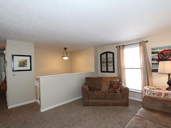 3rd image of 7171 Honeywood Ct