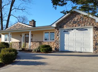 45 Gun Rd, Levittown, PA 19057