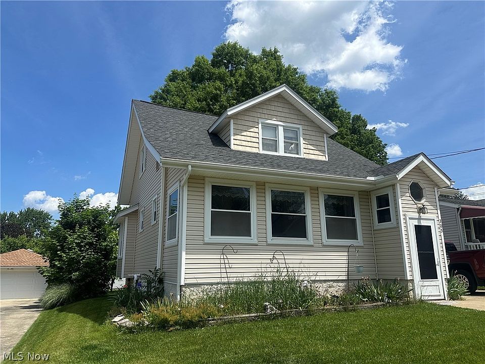 1st image of 305 E Lake Ave