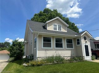 305 E Lake Ave, Barberton, OH