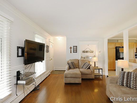 5th image of 6912 Brewer Ave NE