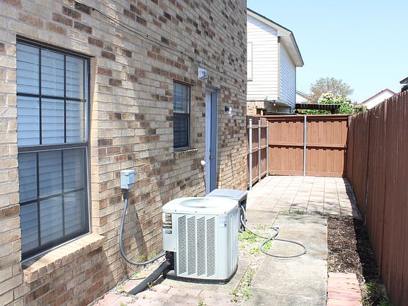 4th image of 3322 Briaroaks Dr