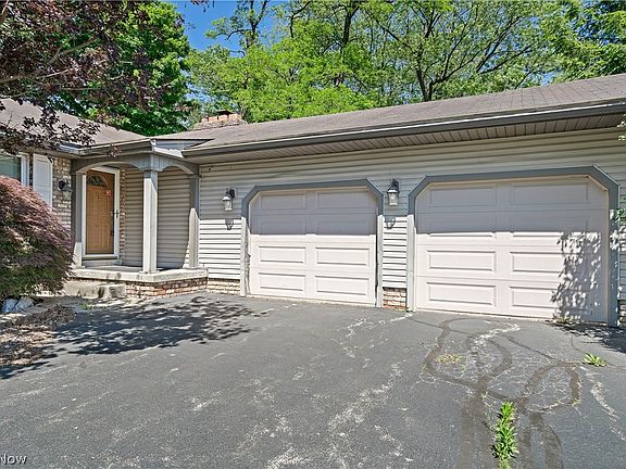 4th image of 2978 Lynn Rd