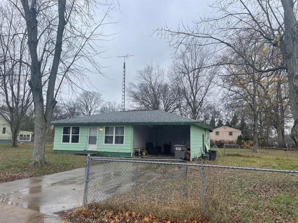 831 S Wolf Lake Rd, Muskegon, MI 49442