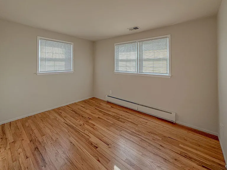 2710 Pendleton Dr — Photo 24