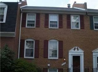 7039 Leestone St, Springfield, VA 22151