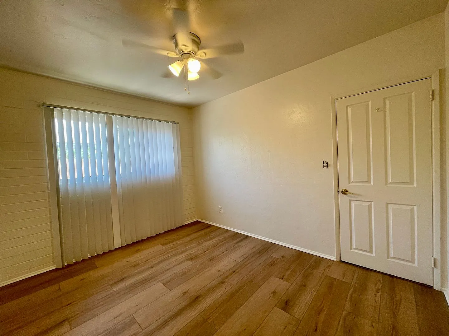 Beautifully Updated 2 Bedroom 1 Bathroom In El Cajon — Photo 2