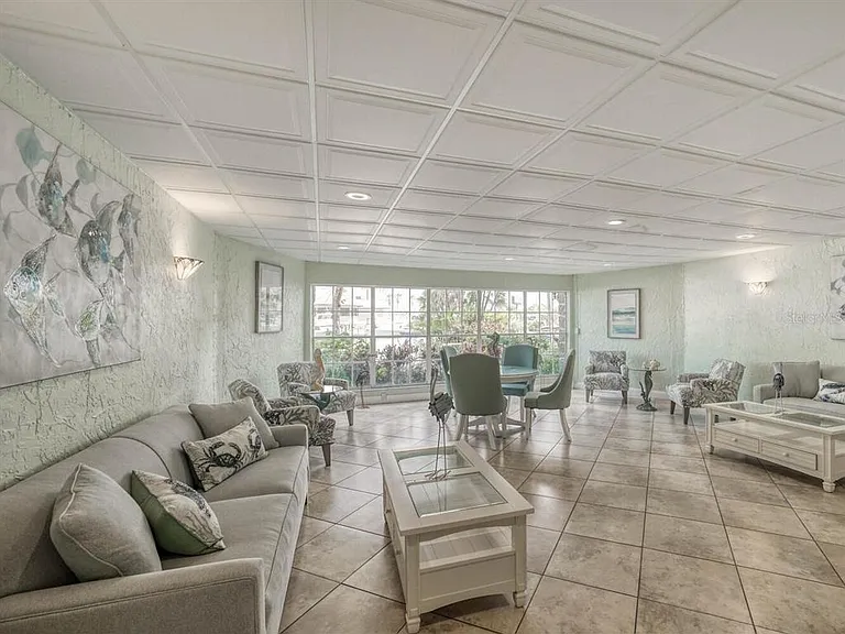 4939 Floramar Ter #912 — Photo 35