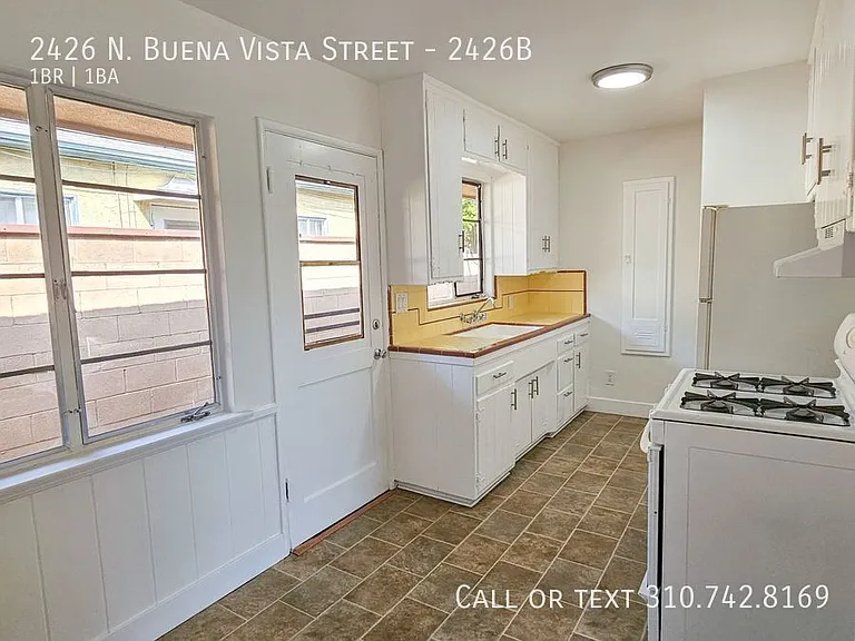 2426 N Buena Vista St #2426B — Photo 7