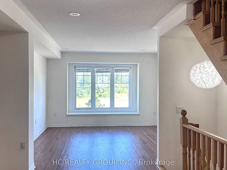 5257 Major Mackenzie Dr E — Photo 4