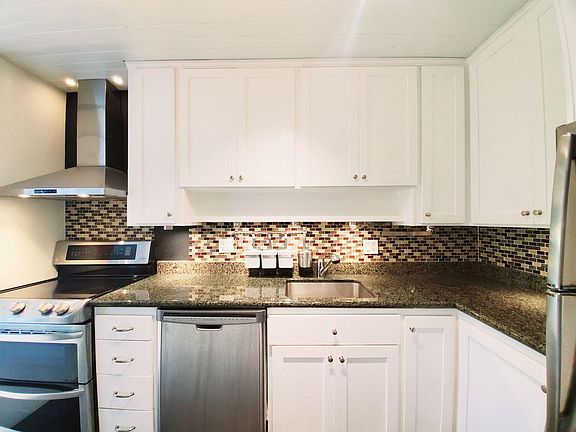 2nd image of 819 N Humboldt St APT 204