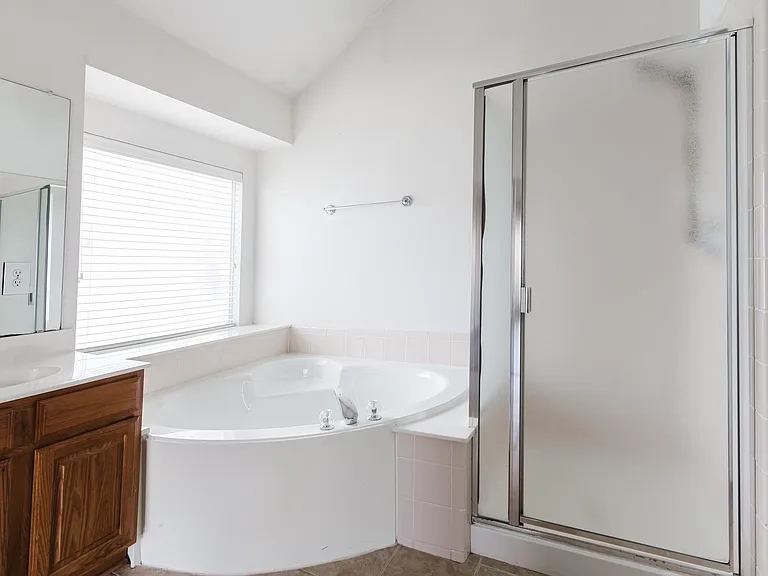 1514 Clear Creek Dr — Photo 4
