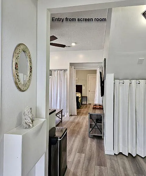 Entry from screen room