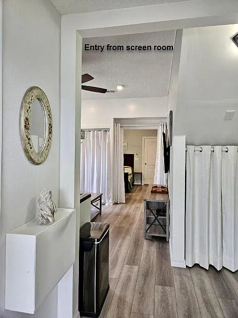 Entry from screen room - 2414 Wood Pointe Dr