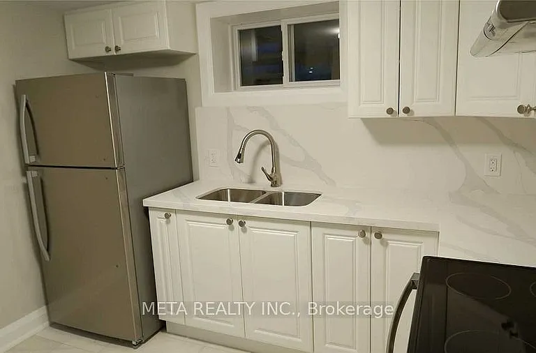 101 Greenock Ave #BASEMENT — Photo 6