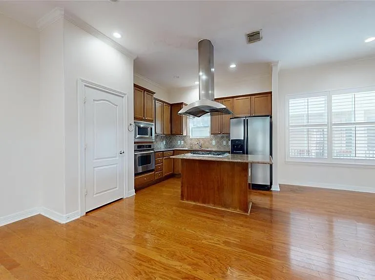 1502 Birdsall St — Photo 18