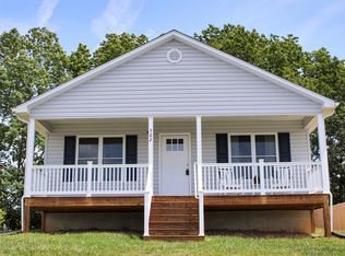 562 N Bayard Ave, Waynesboro, VA 22980
