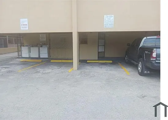 2 bed, 806 sqft, $2,390 — Photo 3